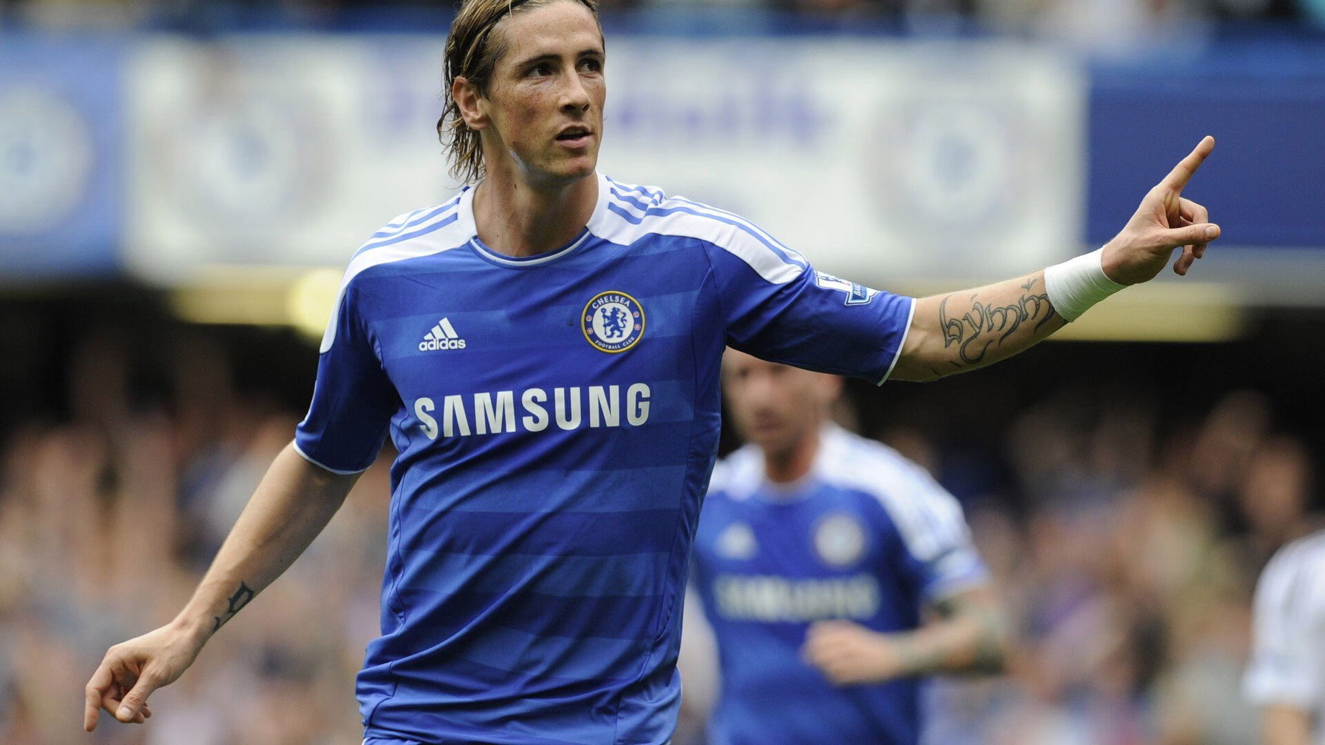 《观众互动新体验：虚拟现实中的沉浸式观赛》，沉浸式虚拟演播室